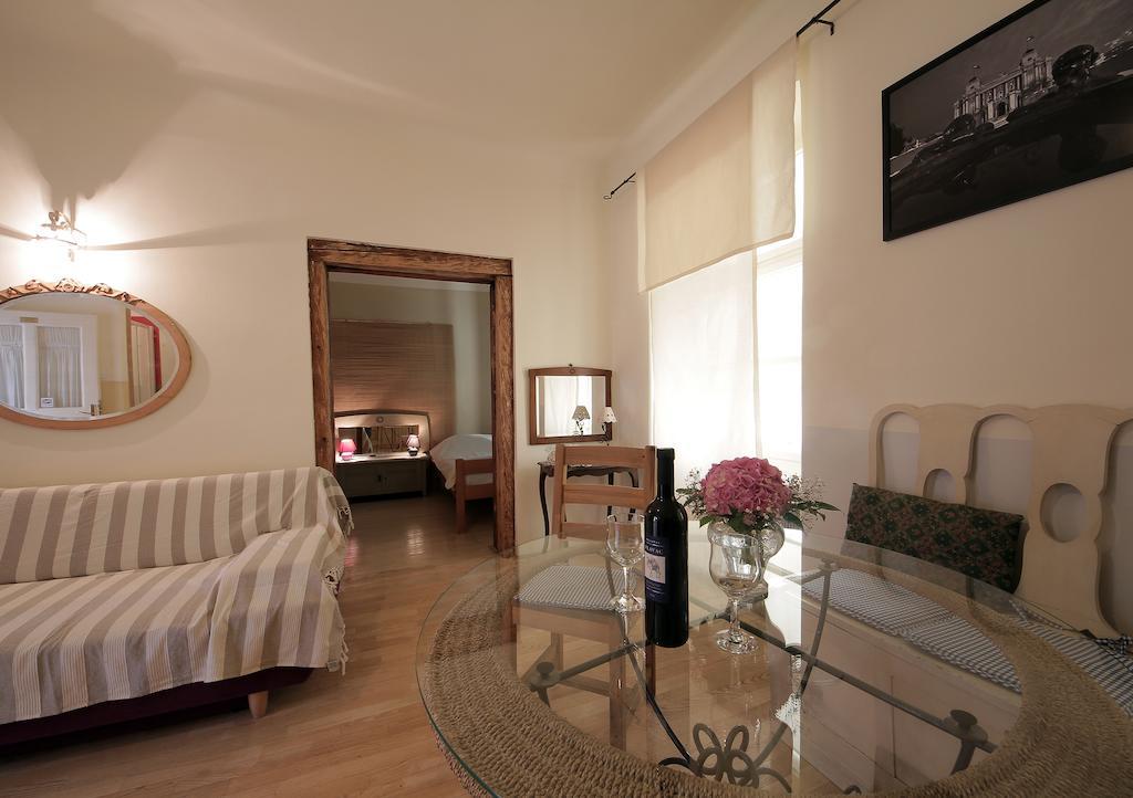 Guesthouse Lessi Zagreb Zimmer foto