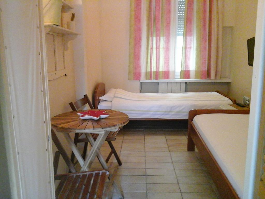 Guesthouse Lessi Zagreb Zimmer foto